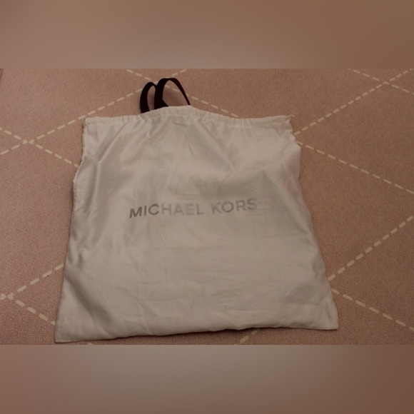 Michael Kors Large Junie Tote Bag Maroon Pebbled Leather with Dust Bag - Picture 5 of 5